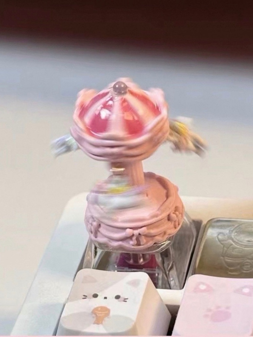 Carousel Horse Artisan Keycap Spinning Resin Key Cap for Mechanical Keyboard - Picture 5 of 5
